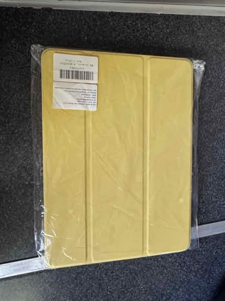 Photo of free ipad case-9th, 8th & 7th Generation (Leeds) #2