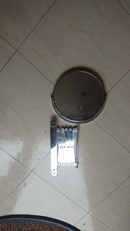 Photo of free Bathroom mirror needs repair (Nash Mills WD4) #1