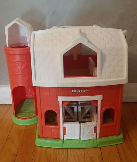 Photo of free Farmhouse toy (Bloor St W & South Kingsway) #1