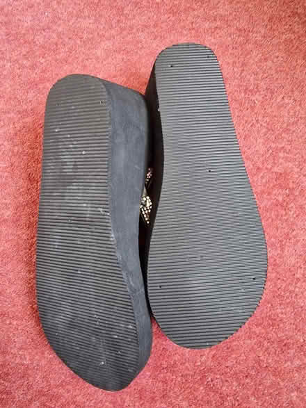 Photo of free Papaya heeled flip flops size 3-4 (Rushden NN10) #2