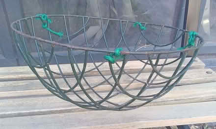 Photo of free hanging basket (Romsey Ward CB1) #1