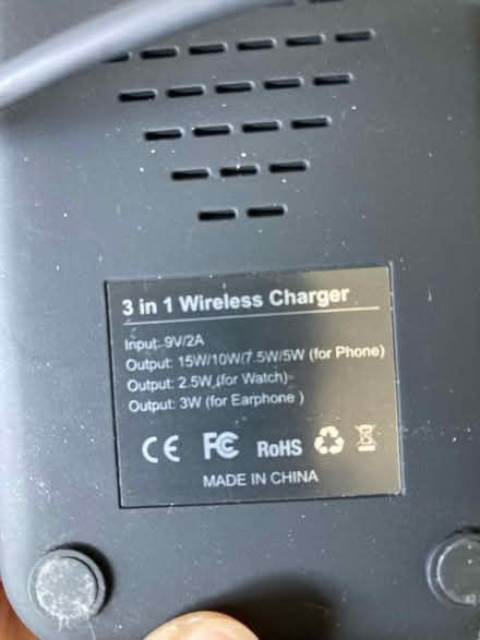 Photo of free 3 in 1 wireless charger (Howhlill Quarries HG2) #2
