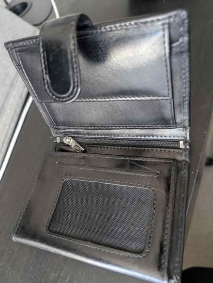 Photo of free Wallet (CB2) #2