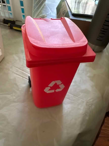 Photo of free Car/desktop garbage can (Ossining) #1