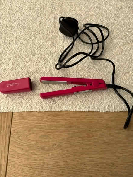 Photo of free Children’s/Travel Mini Hair Straighteners (Weybridge KT13) #2