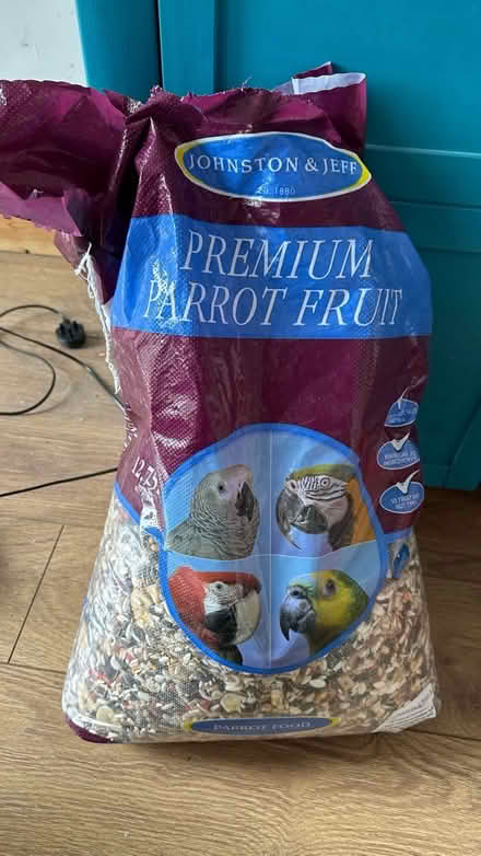 Photo of free large Parrot Cage,food & UV light (LU2 Round Green) #3
