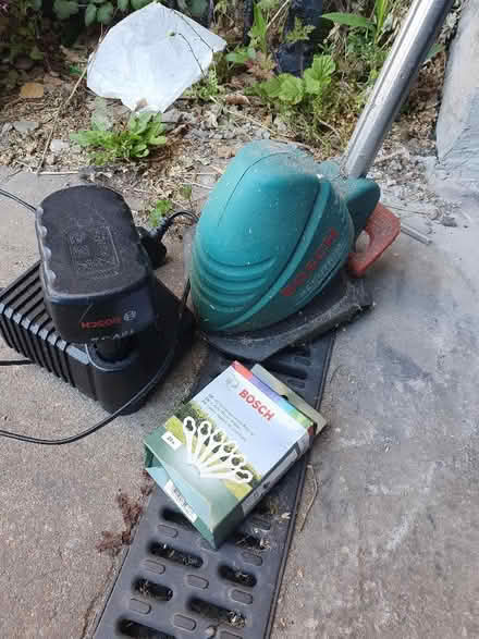 Photo of free Garden maintenance set (Bruntsfield EH10) #4