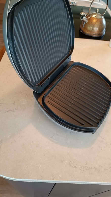 Photo of free George Foreman Grill - Lean Mean Fat Grilling Machine (Baunton GL7) #3
