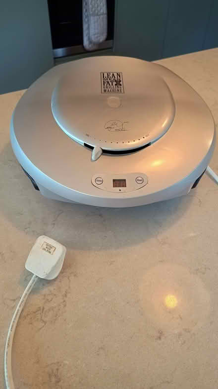 Photo of free George Foreman Grill - Lean Mean Fat Grilling Machine (Baunton GL7) #1