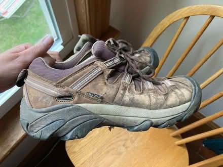 Photo of free Keen low hiking boots W Size 9 (Teele) #1