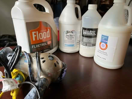 Photo of free Art supplies-Pour painting (Kings park west) #1
