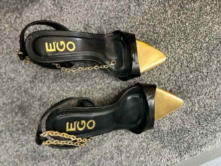 Photo of free Size 6 heels (Huntington WS12) #2