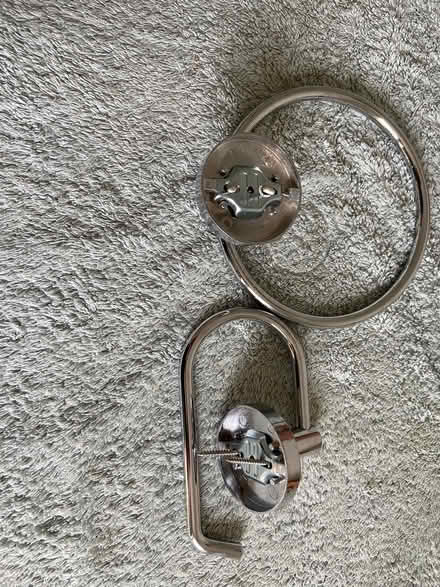 Photo of free Towel & Toilet Roll Holder (CV34) #1