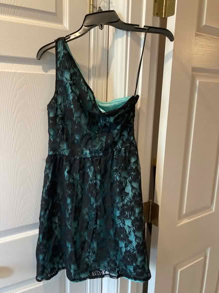 Photo of free Nice Teenage Girls Dresses (Near Eubank Costco (SE)) #4