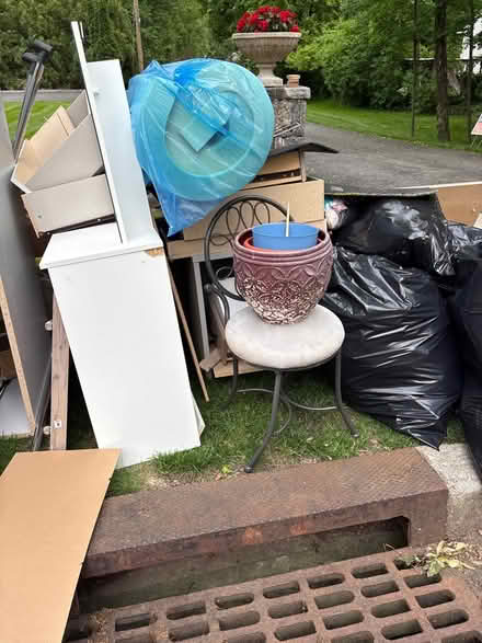 Photo of free Curb alert: desk, dresser, chair (Croton-on-Hudson) #1