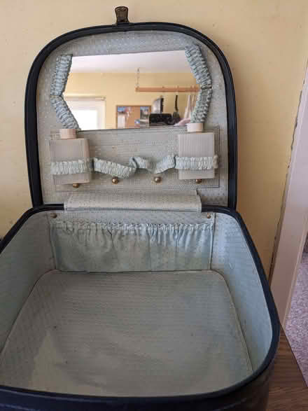 Photo of free Vanity Case (Emmer Green RG4) #1
