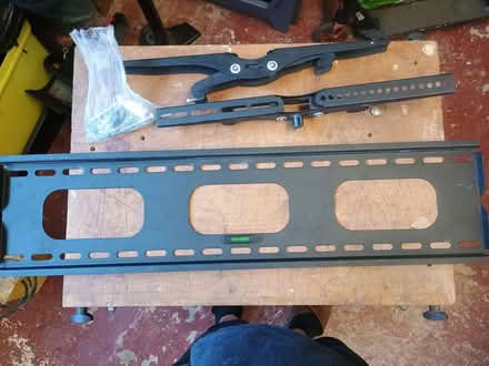 Photo of free TV wall mount bracket. (Sale Moor M33) #1