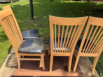 Photo of free 4 dinette chairs (Hawthorne off Feagin Mill WR) #2