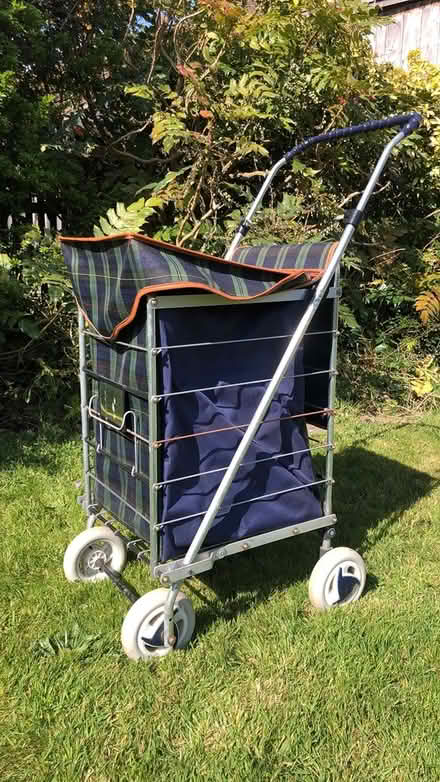 Photo of free Sholley shopper (Frampton on severn) #1