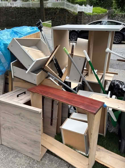 Photo of free Curb alert: desk, dresser, chair (Croton-on-Hudson) #3