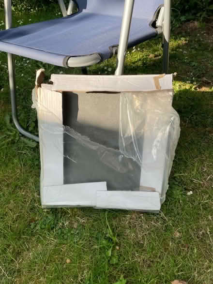 Photo of free Six 33 x 33cm tiles (University Area RG1) #2