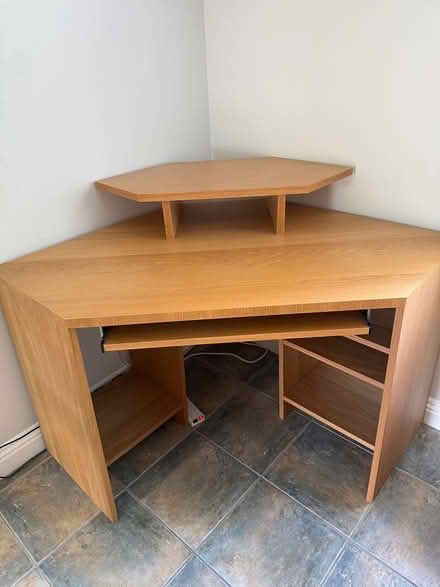 Photo of free Corner Desk (Wandsworth) #1