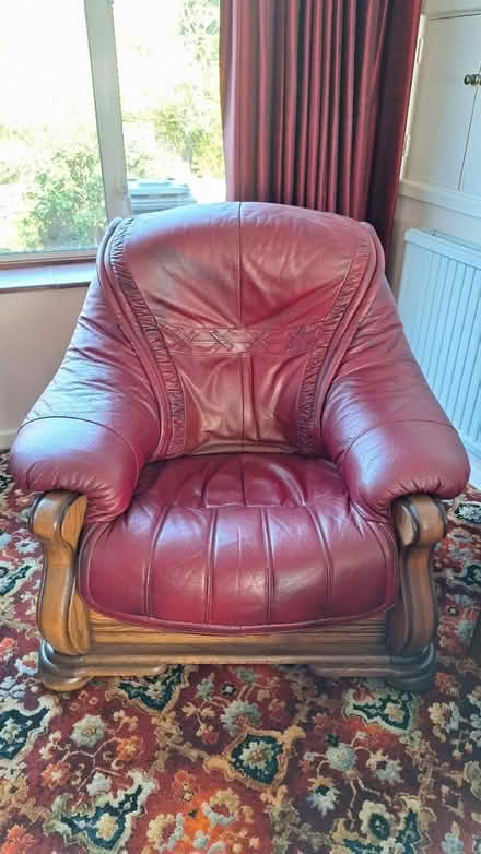 Photo of free Armchairs and sofa set (Ware SG12) #1