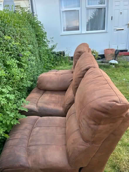 Photo of free leather la z boy sofa so (gobowen) #2