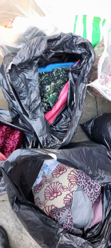 Photo of free Bags of mixed material. (Welling DA16) #2