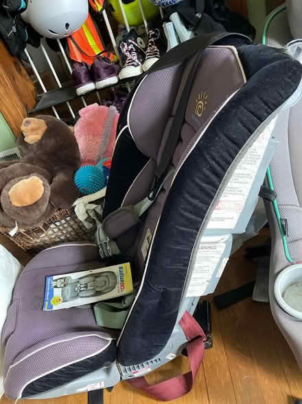 Photo of free Sunshine Kids car seat (Spring Hill, Somerville) #2