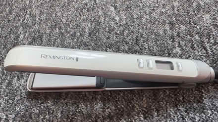 Photo of free Hair straightener and curler (RG1) #1