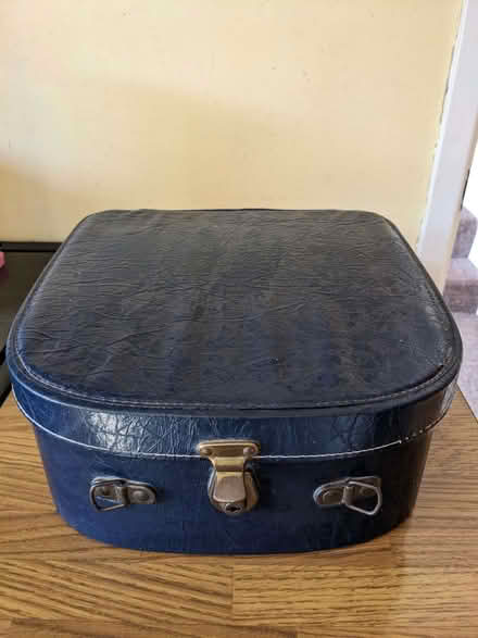 Photo of free Vanity Case (Emmer Green RG4) #2
