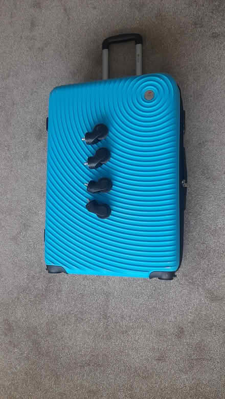Photo of free Suitcase with a crack used once (Salford M30 9dx) #3