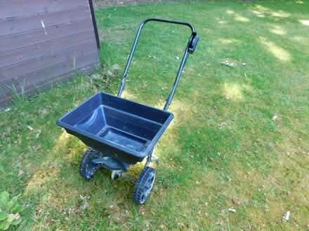 Photo of free Lawn spreader needs to go today 18th May (Ferndown BH22) #1