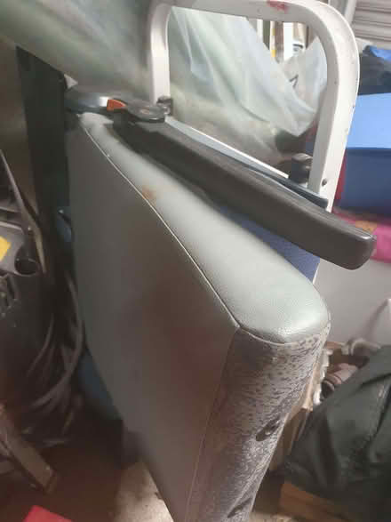 Photo of free Fold up chair with seatbelts for various vehicles (AB32) #3