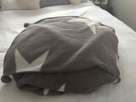 Photo of free Grey star fleece king size duvet (Prestbury, SK10) #1