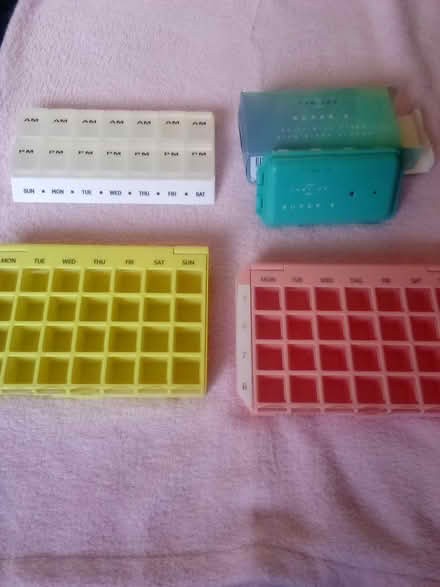 Photo of free Tablet dispensing pots (RG30) #1