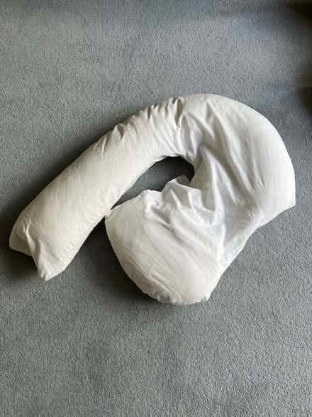Photo of free Pregnancy pillow (Henley-on-Thames RG9) #1
