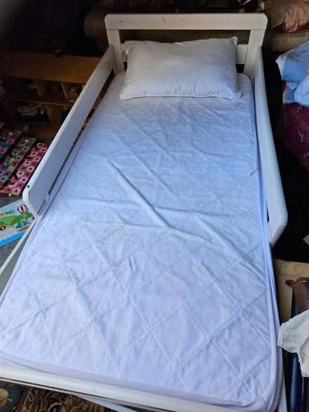 Photo of free Toddler bed (EN5, barnet) #2