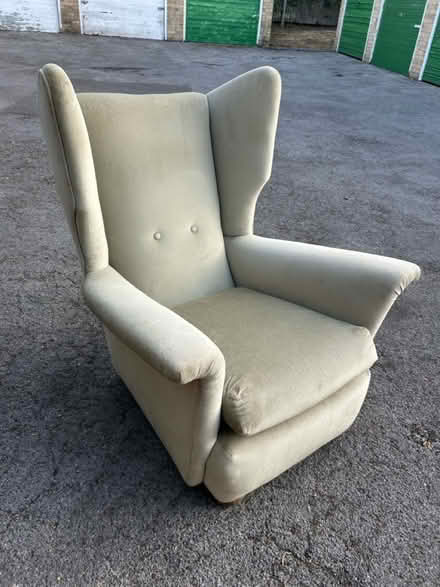 Photo of free 1970s arm chair (Alvechurch B48) #1