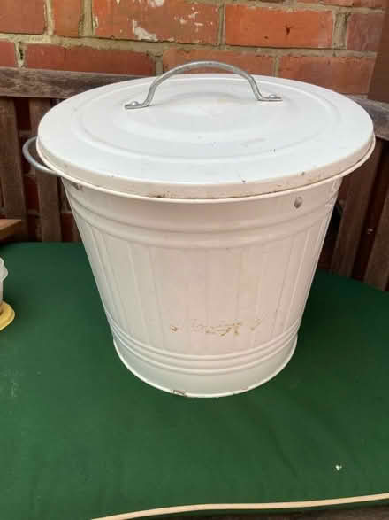 Photo of free Metal bin. (University Area RG1) #1