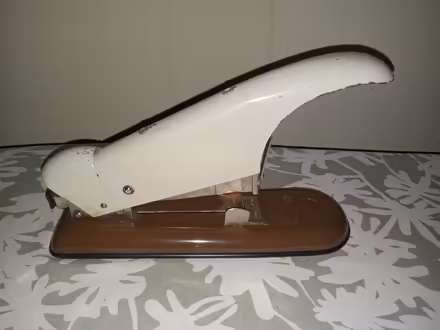 Photo of free Office Stapler (Etobicoke (Kipling /Eglinton)) #1