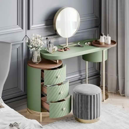 Photo of Makeup vanity (Crystal , mn 55429) #2