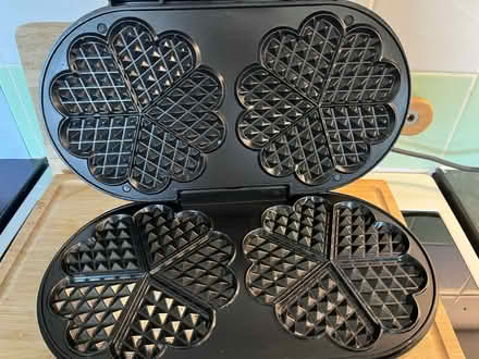 Photo of free Waffle Maker (HR4 7FG) #1