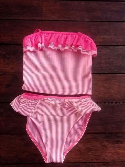 Photo of free 7-8 girls 2-peice swimming costume (RG30) #1
