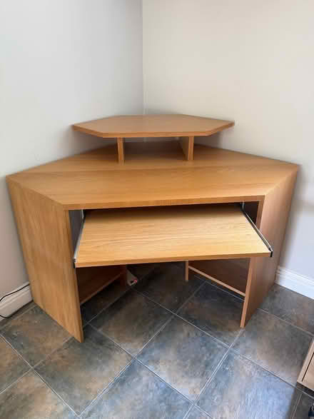 Photo of free Corner Desk (Wandsworth) #2