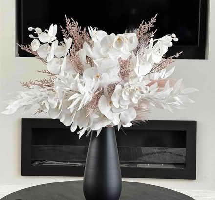 Photo of Artificial flowers/foliage (Chapel House NE5) #2