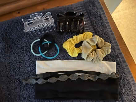 Photo of free A bunch of hair bands and clips (Vienna community center) #1