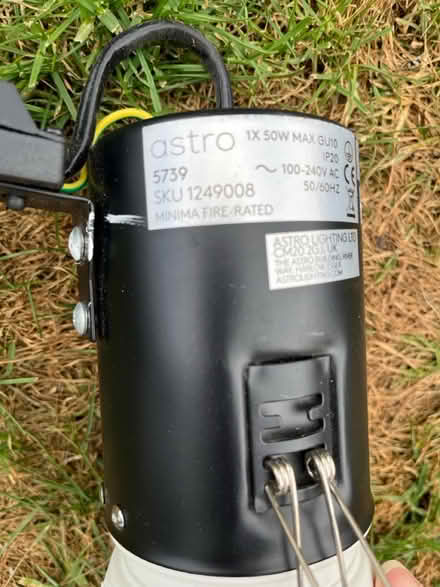 Photo of free Spot light fitting (Hitchin Herts) #4