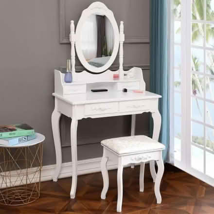 Photo of Makeup vanity (Crystal , mn 55429) #1